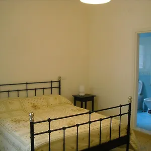 Bed & Breakfast Domus Aurea, Naples