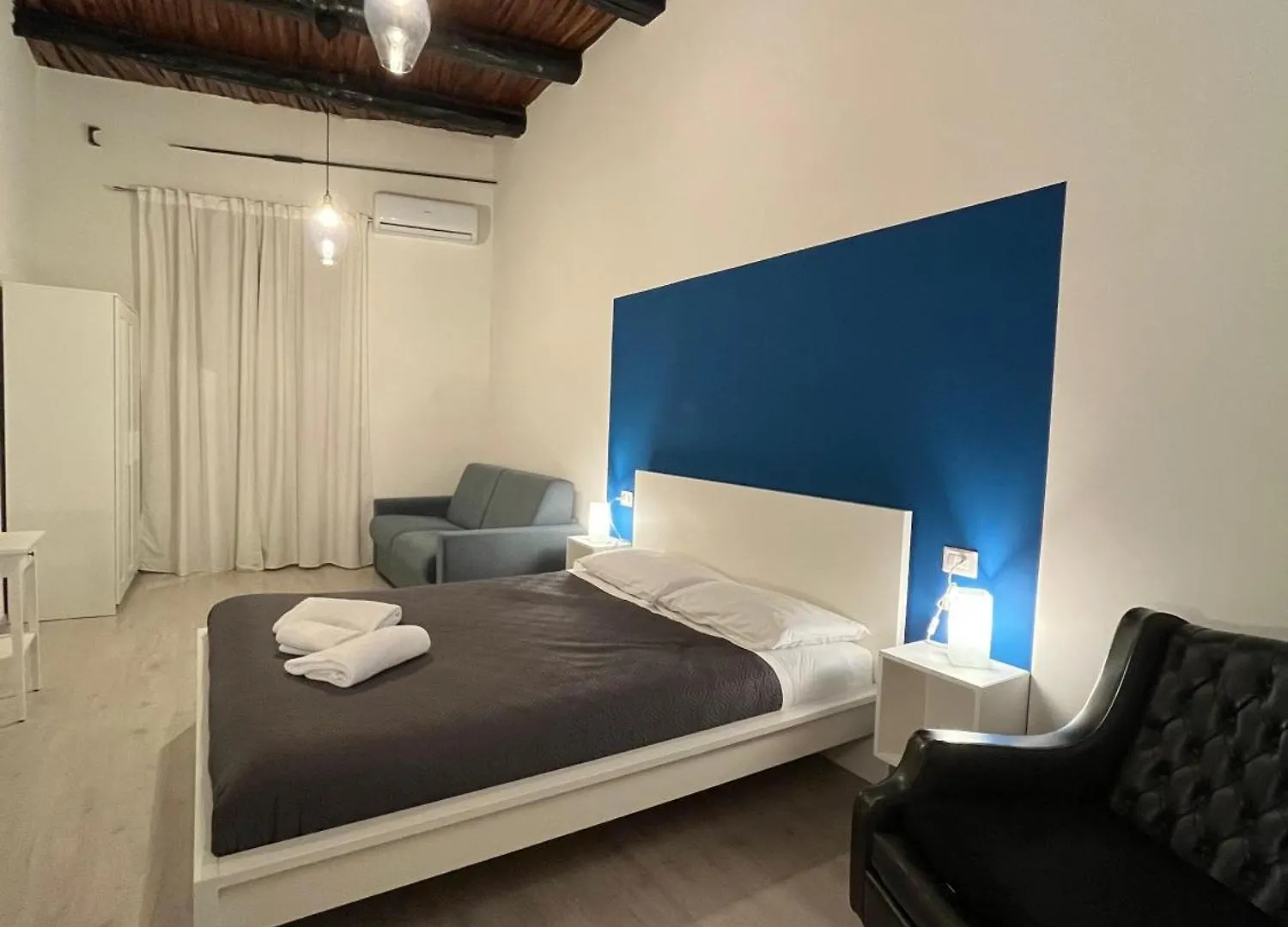 ナポリ Donna Luisa A Santa Chiara Bed & Breakfast 0*,