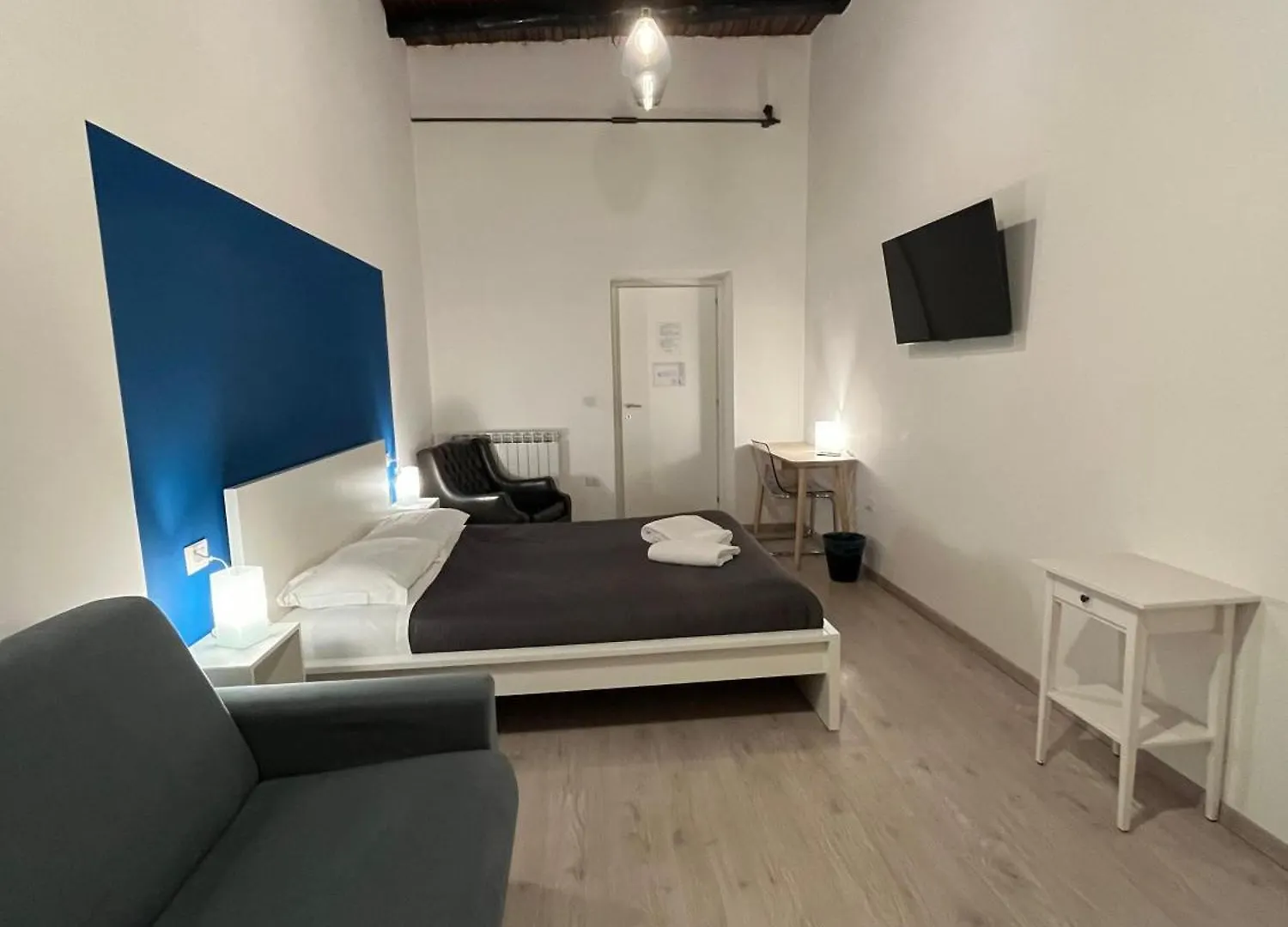 Bed and Breakfast Donna Luisa A Santa Chiara Neapol Bed & Breakfast
